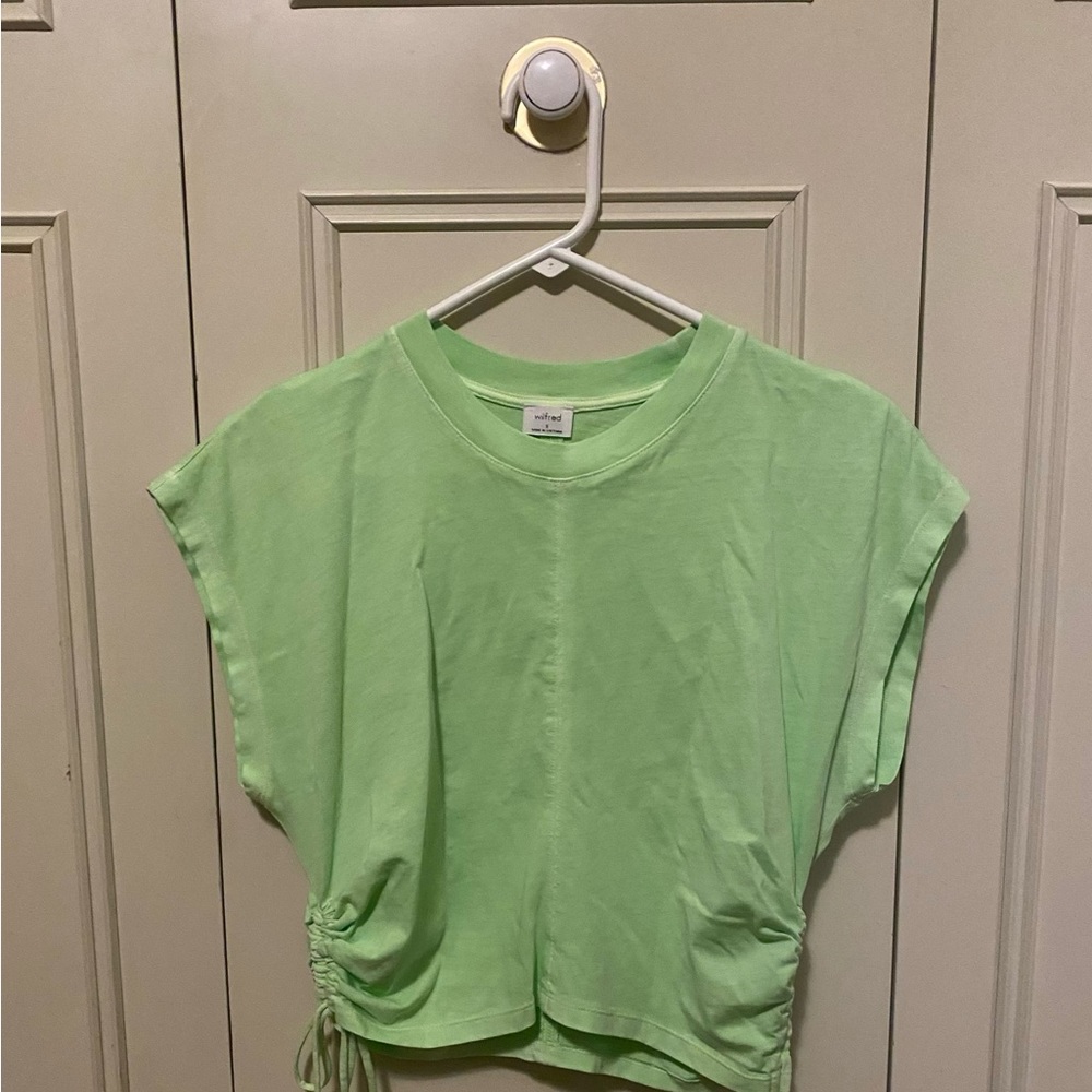 Aritzia wilfred green crop top